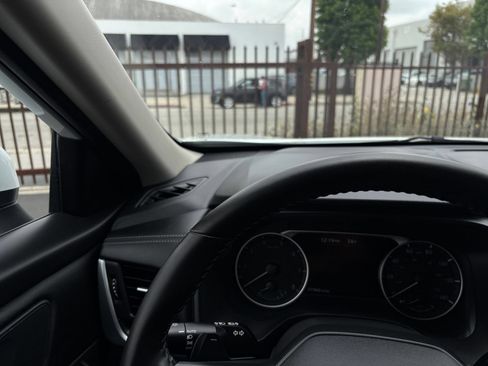 Used 2025 Nissan Rogue SV FWD image 36