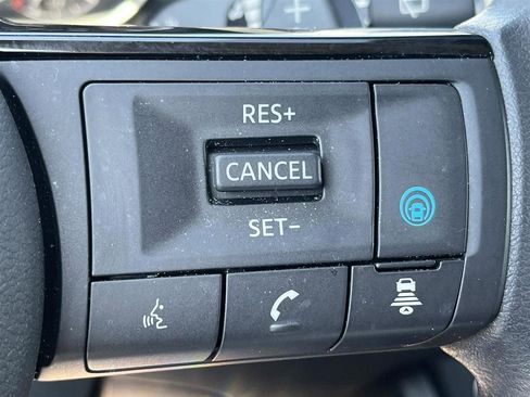 Used 2023 Nissan Rogue SV image 23