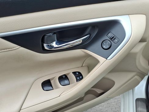 Used 2016 Nissan Altima 2.5 SL w/ Moonroof Package image 14