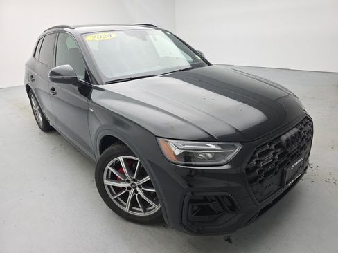 Used 2024 Audi Q5 e Premium Plus w/ Premium Plus Package AWD/4WD image 2