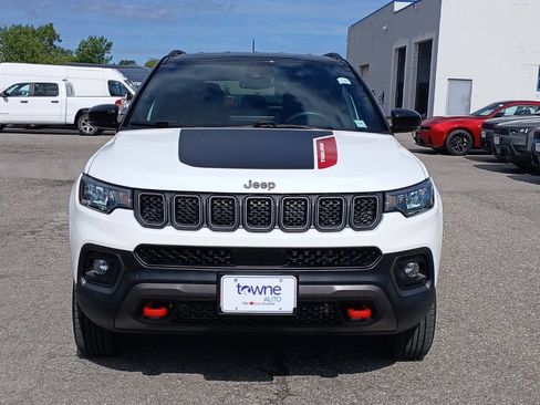 Used 2023 Jeep Compass Trailhawk AWD/4WD image 5