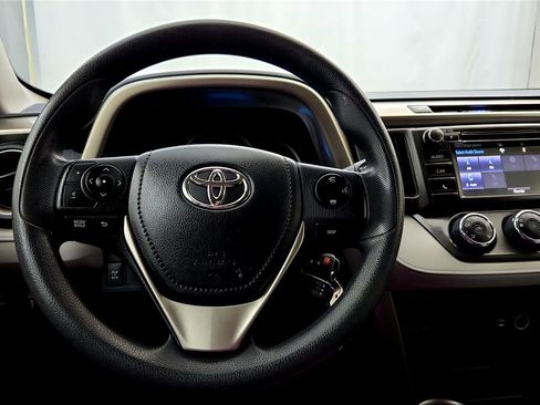 Used 2015 Toyota RAV4 LE image 39