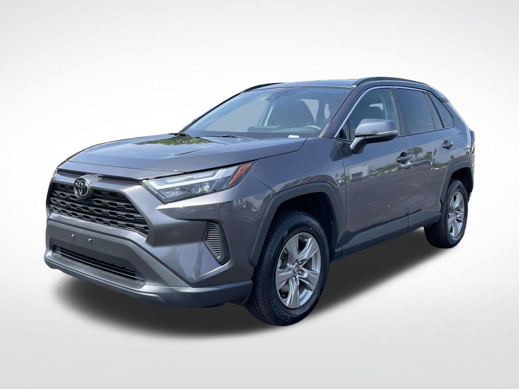 Used 2024 Toyota RAV4 XLE AWD/4WD image 3