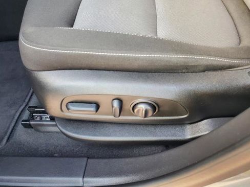 Used 2025 Chevrolet Blazer LT image 9