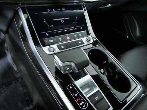 Used 2025 Audi Q7 2.0T Premium w/ Convenience Plus Package AWD/4WD image 19