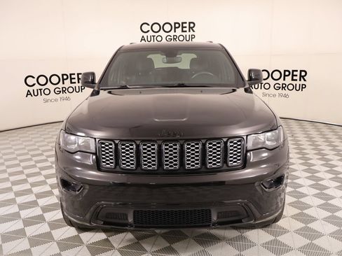 Used 2022 Jeep Grand Cherokee Laredo X AWD/4WD image 10