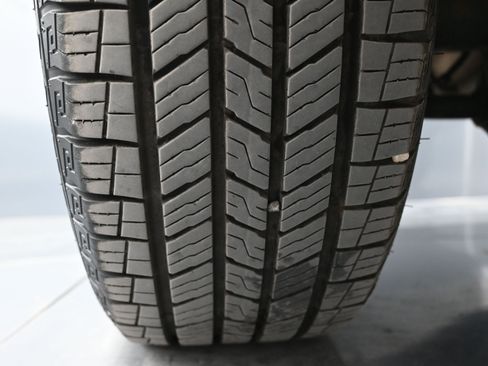 Used 2023 Ford Transit 350 XLT image 18