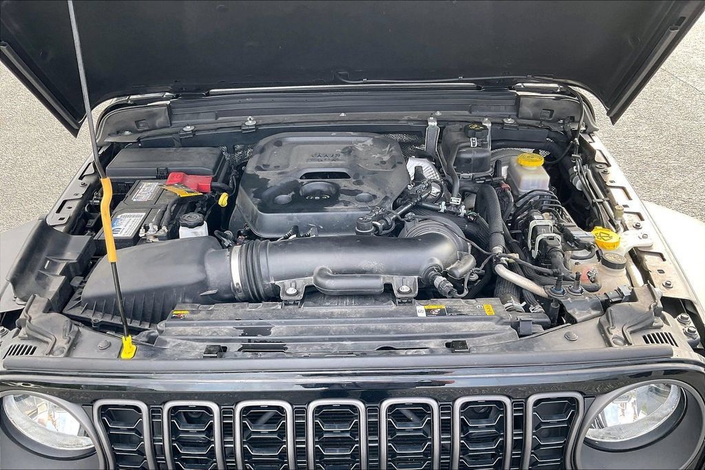Used 2024 Jeep Wrangler Unlimited Sport AWD/4WD image 10