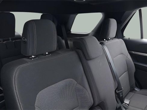 Used 2018 Ford Explorer XLT image 17