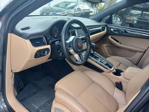 Used 2017 Porsche Macan AWD/4WD image 28