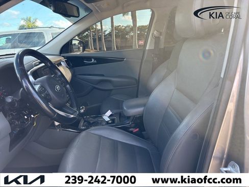 Used 2016 Kia Sorento EX image 10