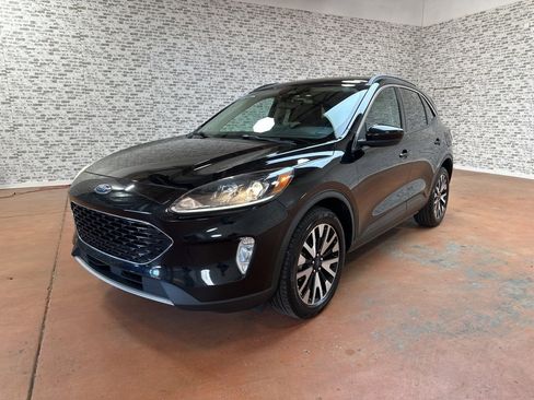 Used 2020 Ford Escape SEL image 3