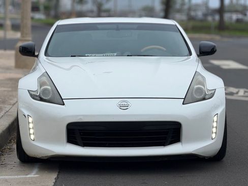 Used 2019 Nissan 370Z Coupe w/ Z34 Heritage Edition - White RWD image 7