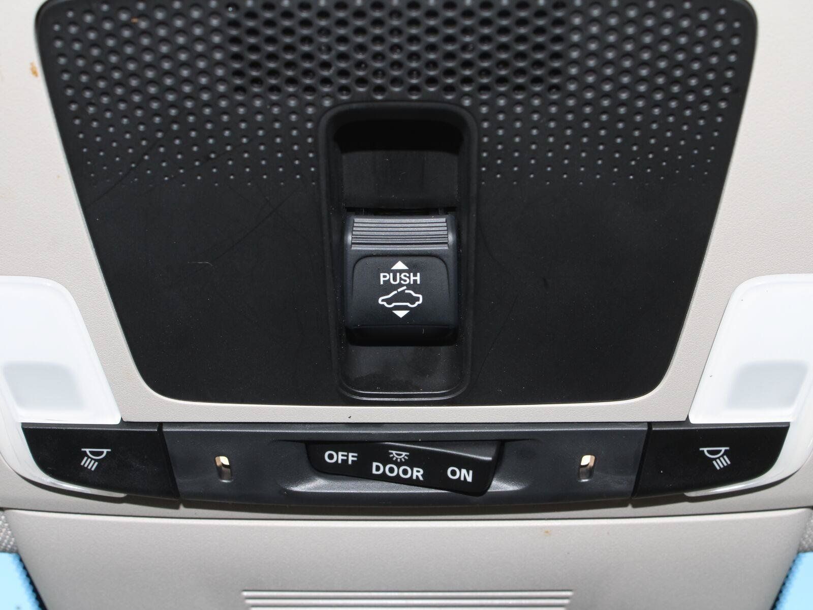 Used 2025 Honda CR-V EX image 11