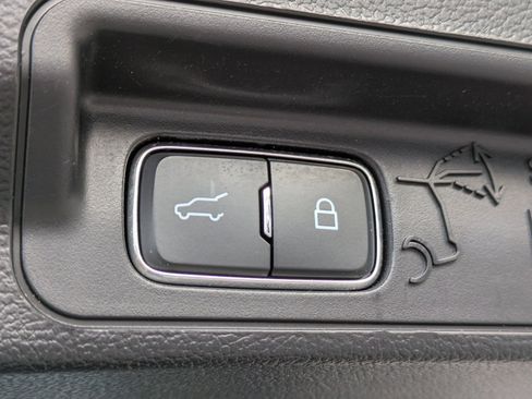 Certified 2023 Ford Explorer XLT image 15