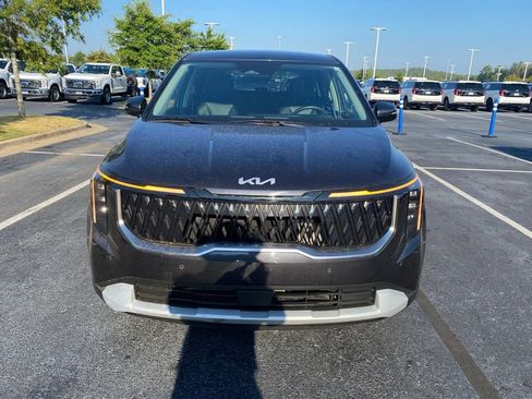 Used 2026 Kia Carnival LXS FWD image 2