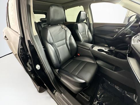 Used 2021 Nissan Rogue SV w/ Premium Package FWD image 28