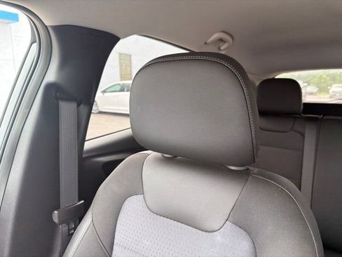 Used 2025 Chevrolet Trax LT FWD image 61