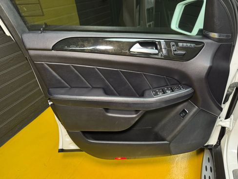 Used 2016 Mercedes-Benz GL 450 4MATIC image 35