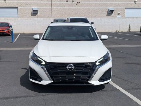 Used 2024 Nissan Altima 2.5 SL image 2