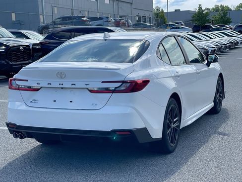 Used 2026 Toyota Camry SE AWD/4WD image 15