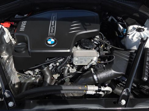 Used 2016 BMW 528i xDrive Sedan image 25