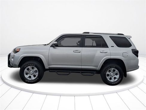 Used 2021 Toyota 4Runner SR5 image 11