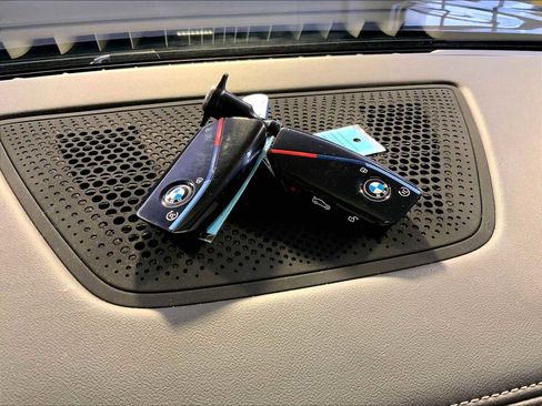 Used 2024 BMW X7 M60i w/ Executive Package image 21