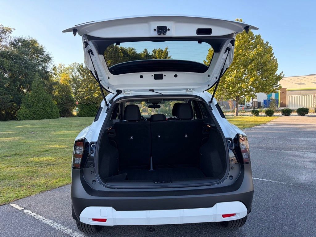 New 2027 Nissan Kicks SV FWD image 5