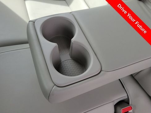 Used 2023 Nissan Ariya FWD image 24