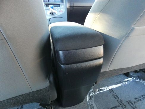 Used 2015 Toyota Prius Two image 46