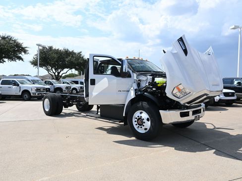 New 2026 Ford F650 2WD SuperCab Super Duty image 50