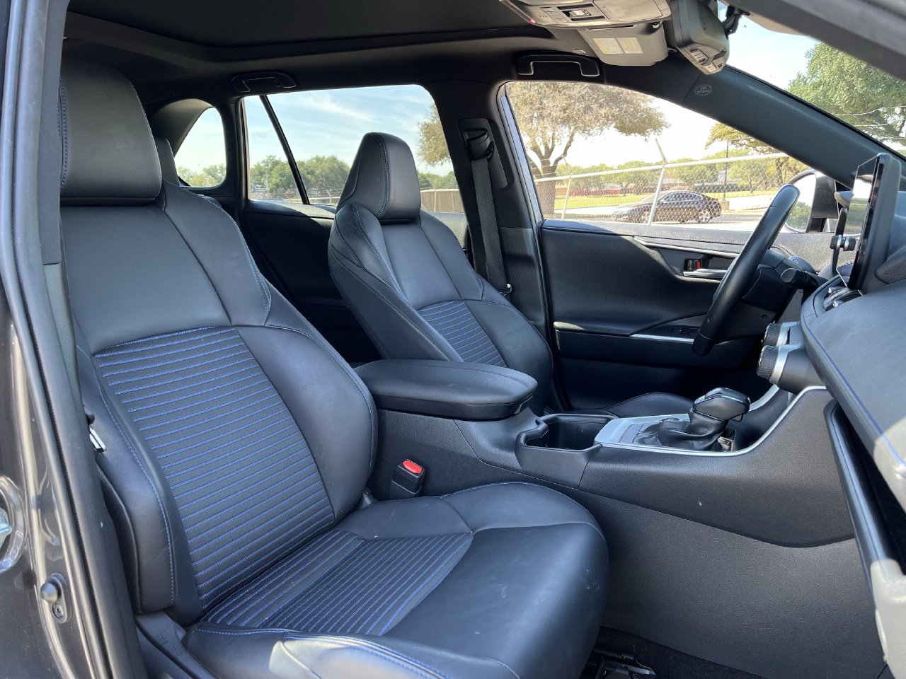 Used 2023 Toyota RAV4 XSE AWD/4WD image 26