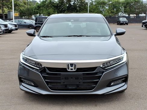 Used 2018 Honda Accord Touring image 2