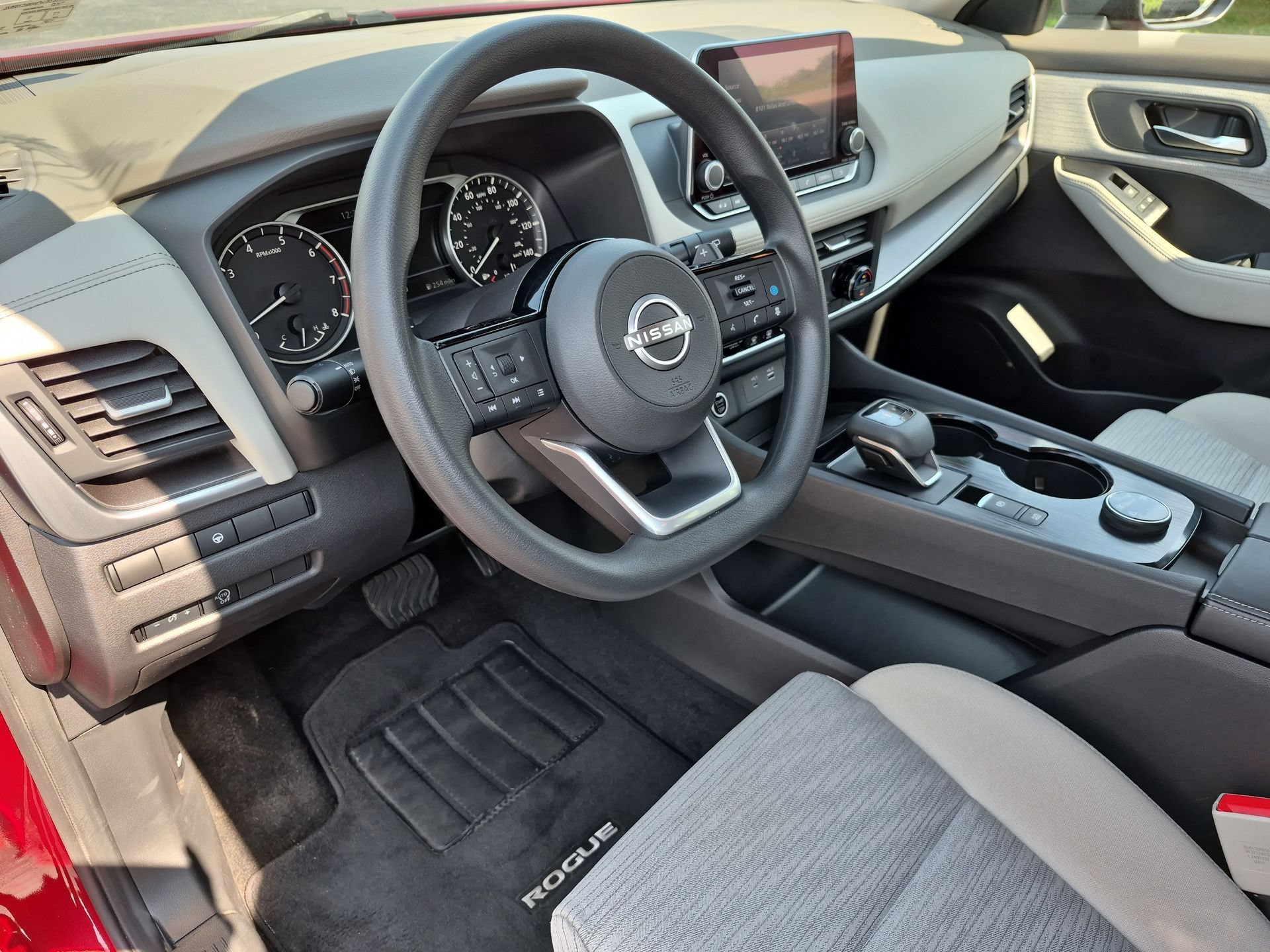 Used 2023 Nissan Rogue SV AWD/4WD image 10