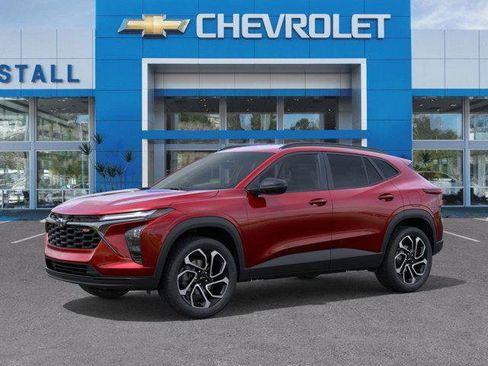 Used 2026 Chevrolet Trax RS FWD image 2