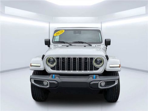 Used 2024 Jeep Wrangler Unlimited Sahara AWD/4WD image 8