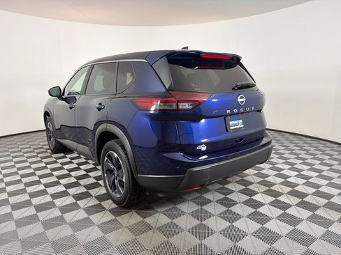 Used 2025 Nissan Rogue SV FWD image 5