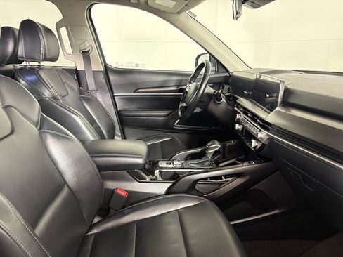 Used 2025 Kia Telluride S AWD/4WD image 14
