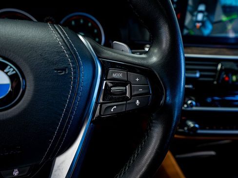 Used 2018 BMW 540i xDrive image 44