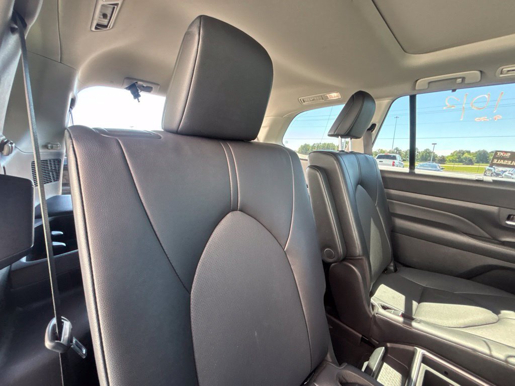 Used 2025 Toyota Grand Highlander FWD image 29