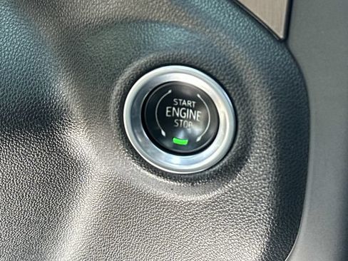 Used 2021 GMC Sierra 2500 AT4 w/ AT4 Preferred Package AWD/4WD image 16