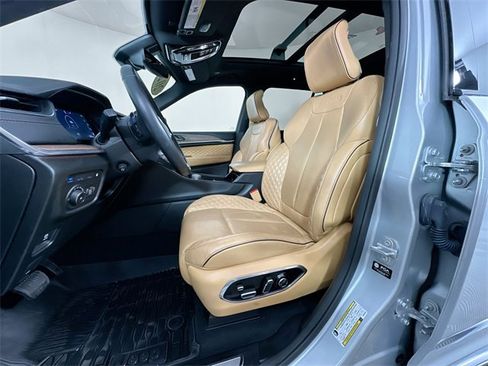 Used 2022 Jeep Grand Cherokee Summit image 4