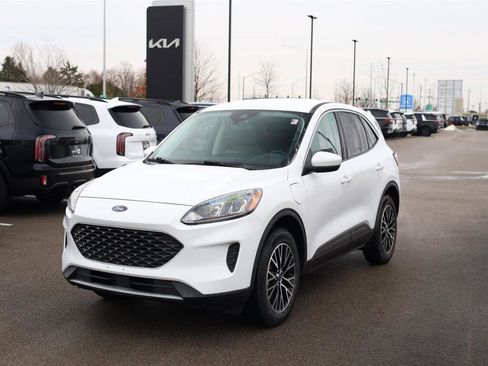 Used 2021 Ford Escape SE image 3