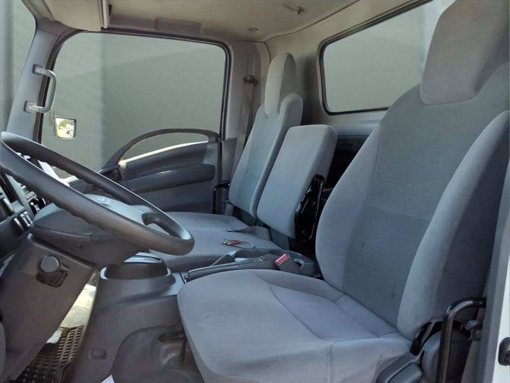 Used 2021 Isuzu NPR RWD image 12