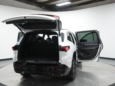 Used 2025 Buick Enclave Sport Touring image 10