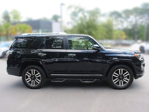 Used 2019 Toyota 4Runner Limited AWD/4WD image 10