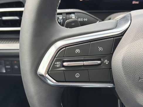 New 2026 Chevrolet Traverse LT w/ Sun and Wheel Package FWD image 10