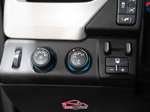 Used 2019 GMC Yukon XL SLT w/ Premium Edition image 36