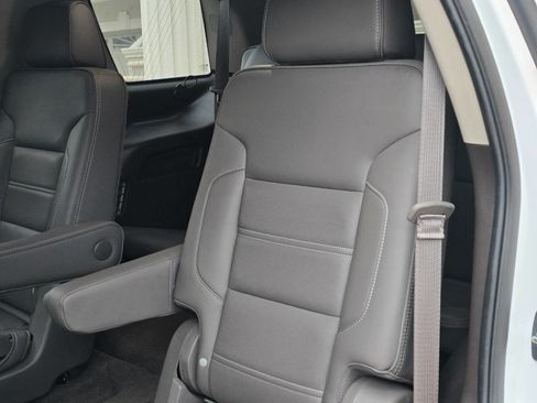 Used 2015 GMC Yukon Denali w/ Premium Package image 88